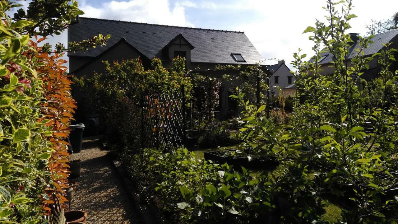 Les Muscaris Bed & Breakfast Le Minihic-sur-Rance Exterior photo